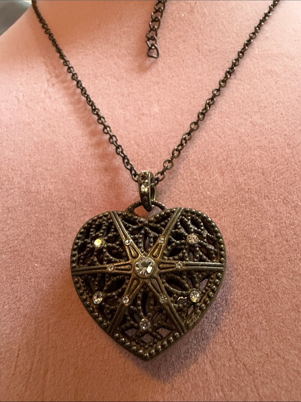 Vintage-Inspired 1” Heart Pendant 32”Necklace in Antique Gunmetal, (J0295)